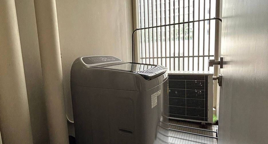 For sale 1 bed condo in Watthana, Bangkok