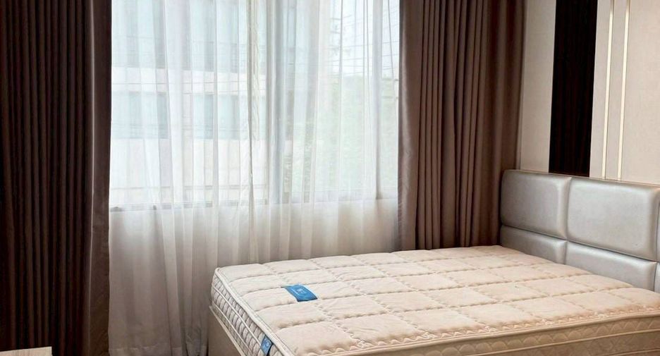 For sale 3 bedrooms townhouse in Saphan Sung, Bangkok