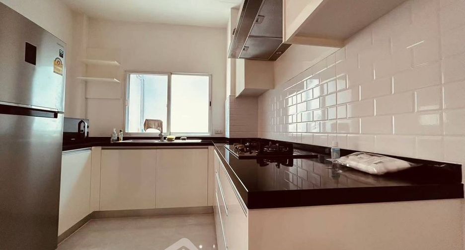 For sale 3 bedrooms house in Bang Kapi, Bangkok