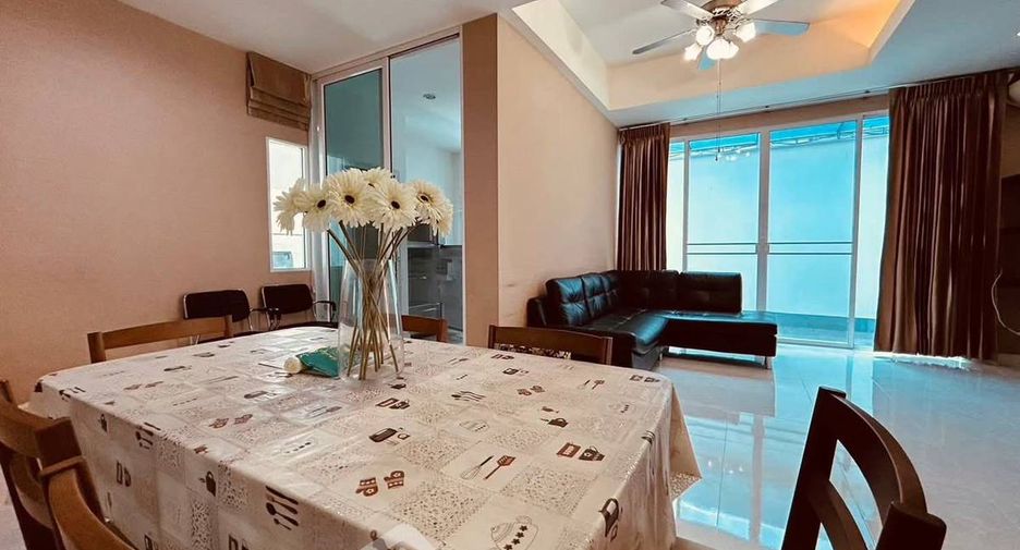 For sale 3 bedrooms house in Bang Kapi, Bangkok