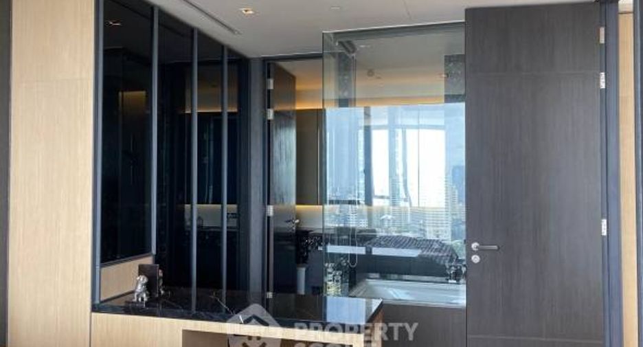 For sale 1 bed condo in Khlong Toei, Bangkok