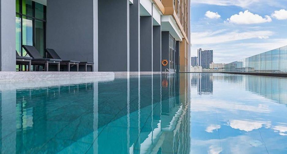 For sale 2 bedrooms condo in Mueang Samut Prakan, Samut Prakan