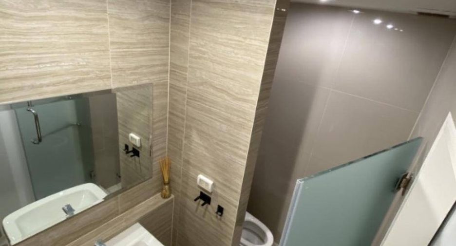 For sale 2 bedrooms condo in Mueang Samut Prakan, Samut Prakan