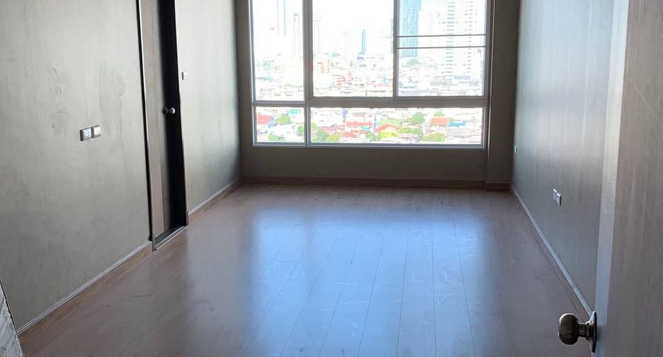 For sale 3 bedrooms condo in Bang Kho Laem, Bangkok