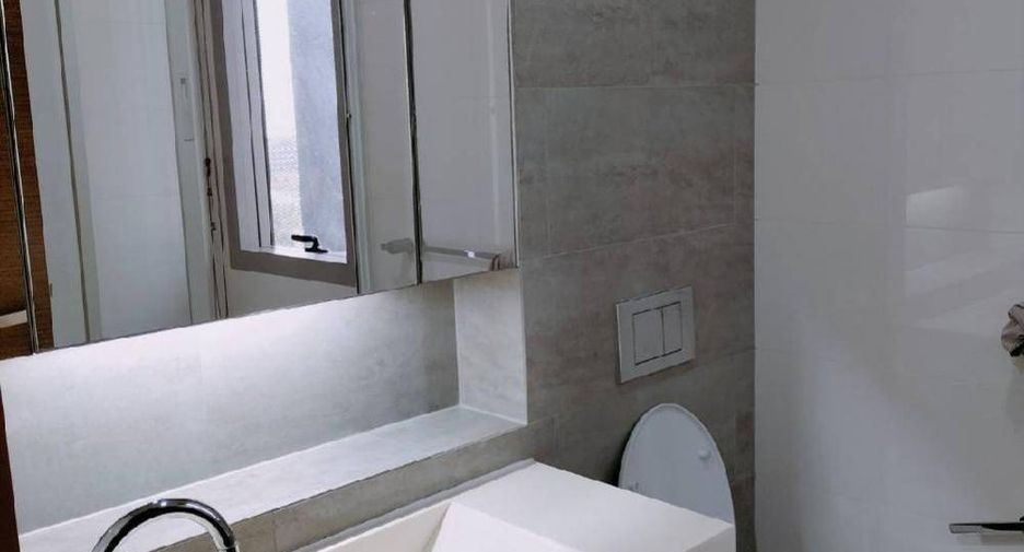 For sale 2 bedrooms condo in Khlong Toei, Bangkok