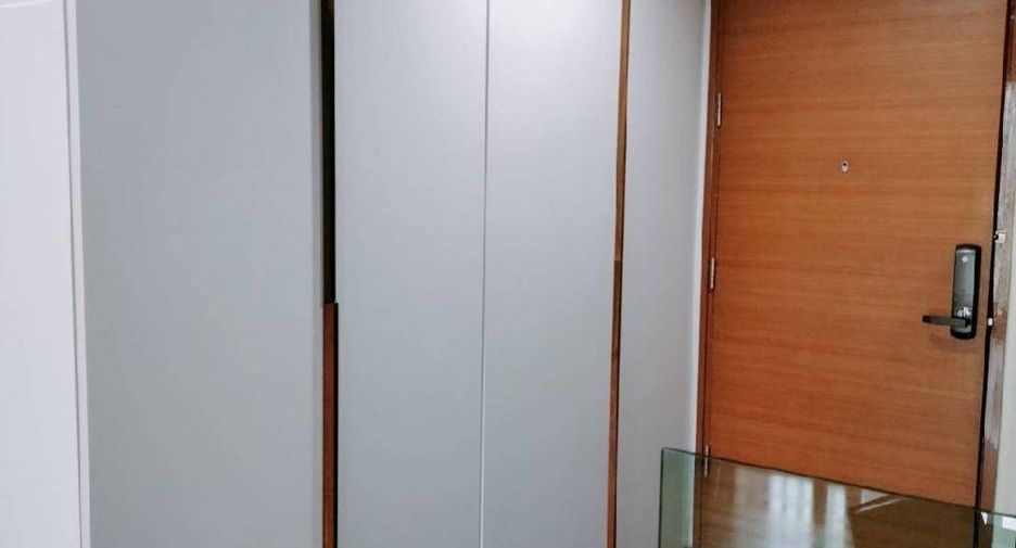 For sale 2 bedrooms condo in Khlong Toei, Bangkok