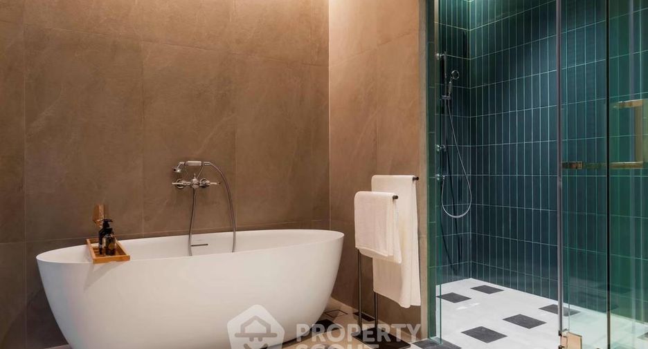 For sale 4 bedrooms house in Lat Phrao, Bangkok