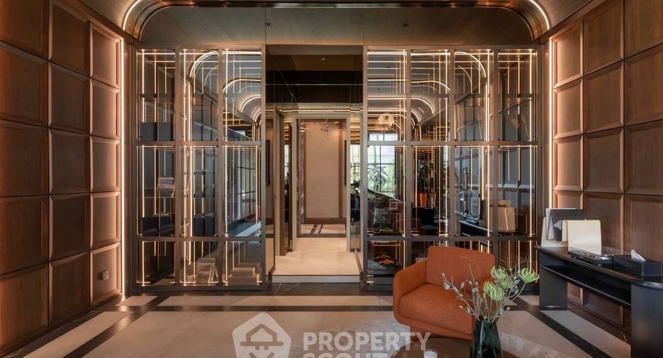 For sale 4 bedrooms house in Lat Phrao, Bangkok