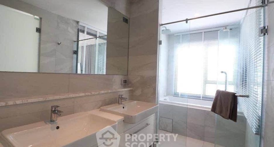 For sale 2 bedrooms condo in Watthana, Bangkok