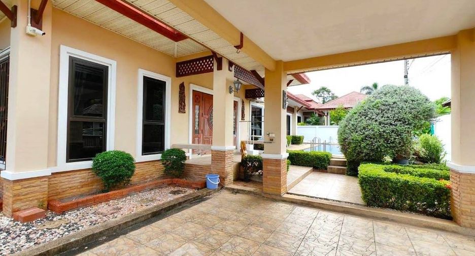 For sale 3 bedrooms house in East Pattaya, Pattaya