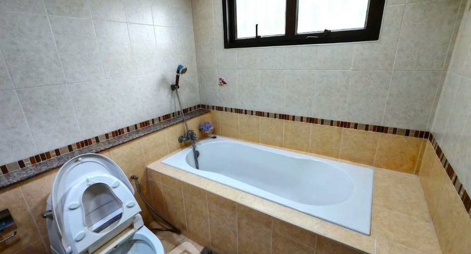 For sale 3 bedrooms house in East Pattaya, Pattaya