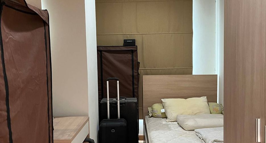 For sale 2 bedrooms condo in Huai Khwang, Bangkok