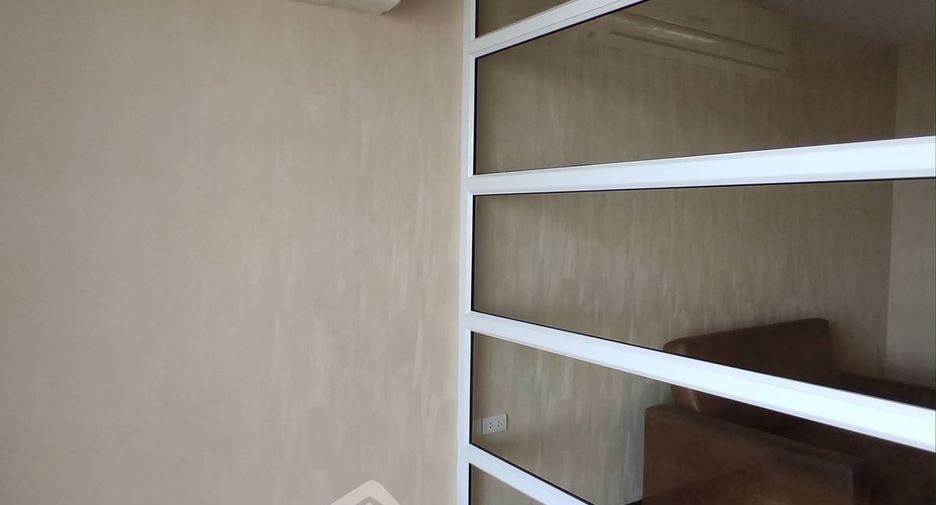 For sale 2 bedrooms condo in Huai Khwang, Bangkok