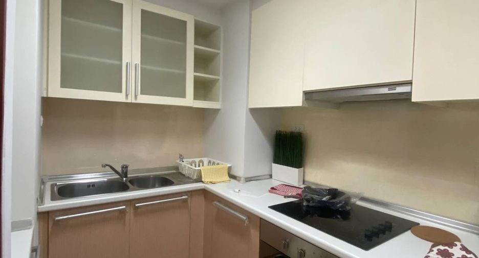 For sale 3 bedrooms condo in Phra Khanong, Bangkok