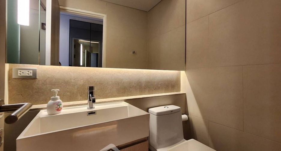 For sale 1 bed condo in Khlong Toei, Bangkok