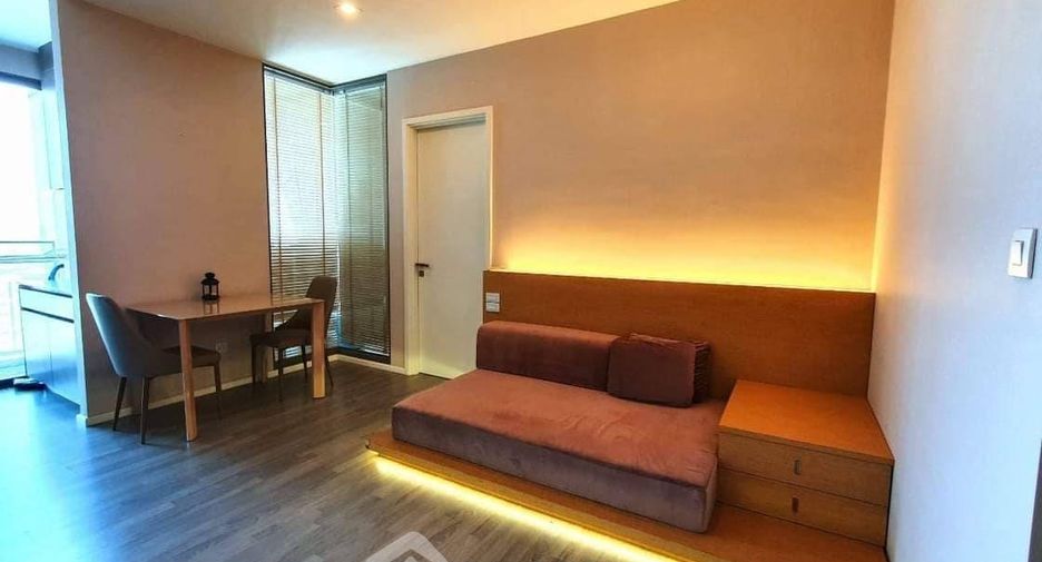 For sale 1 bed condo in Khlong Toei, Bangkok
