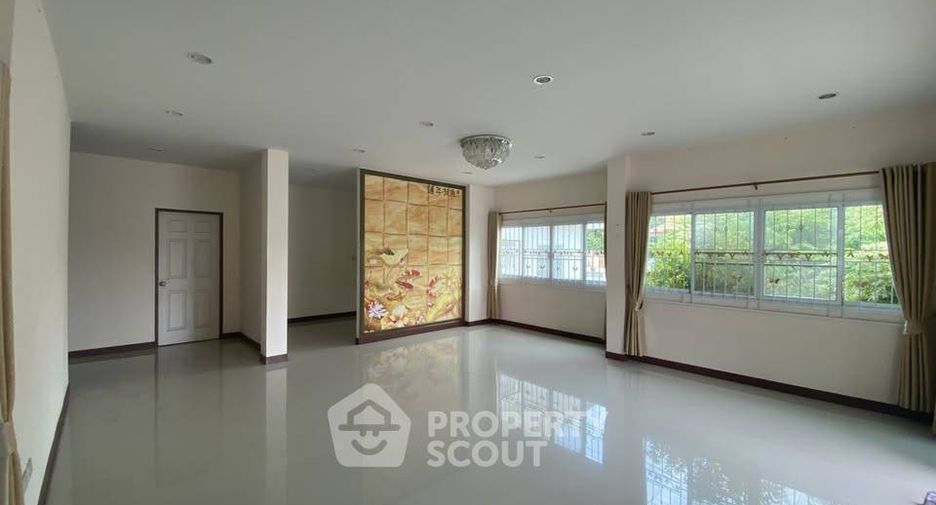 出售 3 卧室 独立屋 在 Mueang Chon Buri, Chon Buri