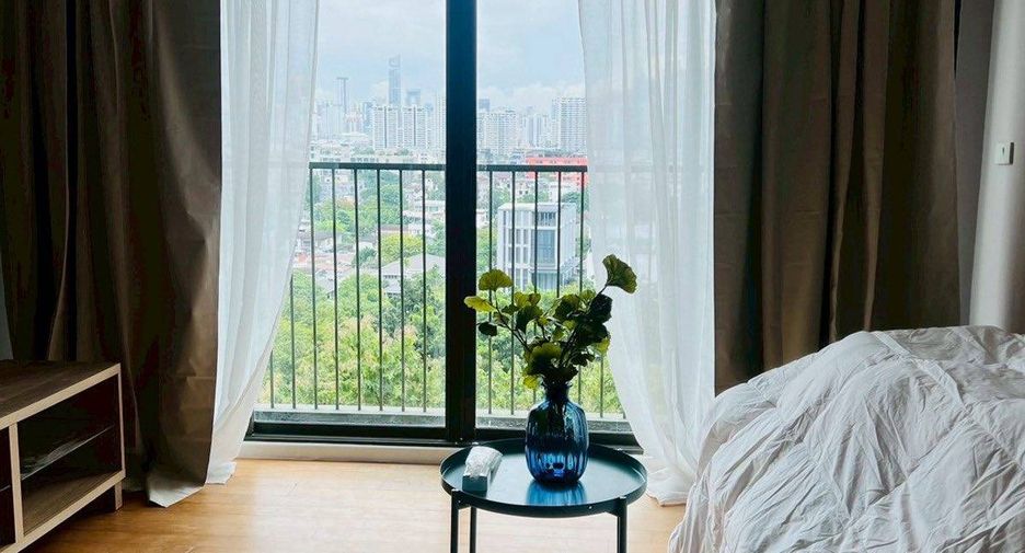 For sale 1 bed condo in Watthana, Bangkok
