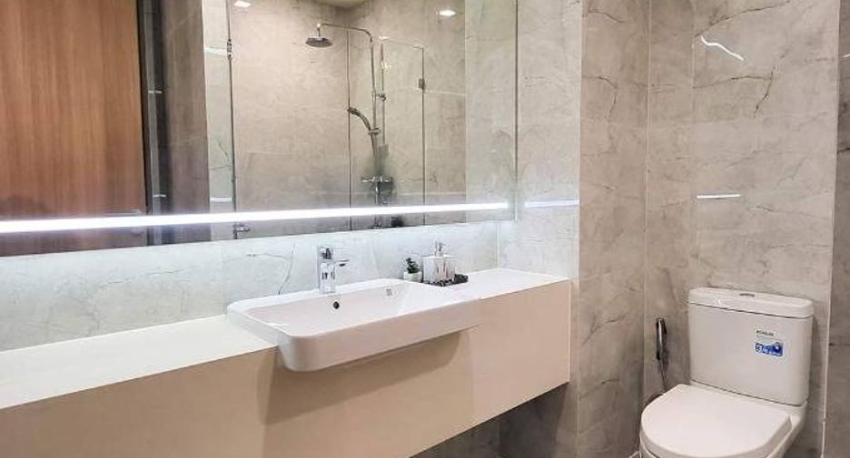 For sale 1 bed condo in Khlong Toei, Bangkok