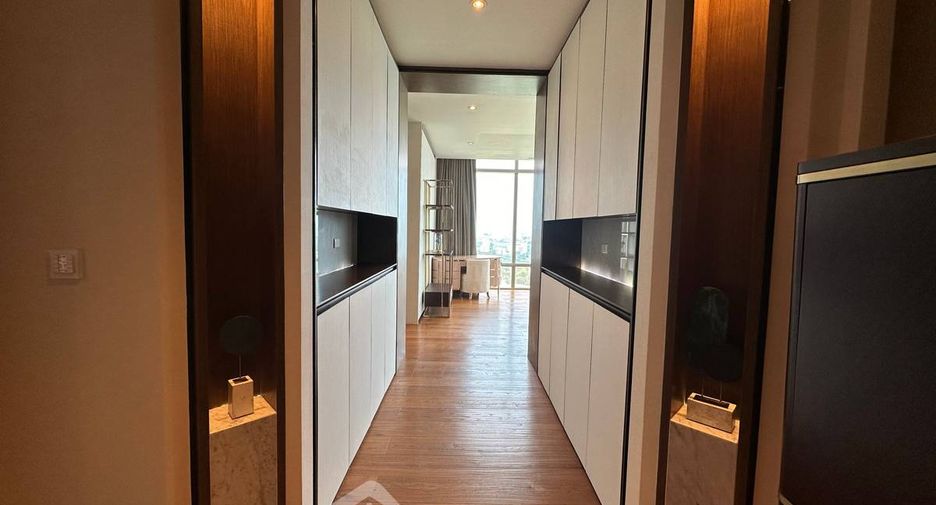 For sale 3 bedrooms condo in Pathum Wan, Bangkok