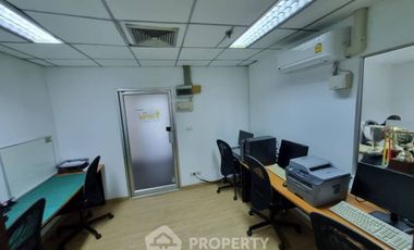 For sale 4 bedrooms condo in Watthana, Bangkok