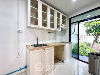 For sale 3 bedrooms townhouse in Bang Khen, Bangkok