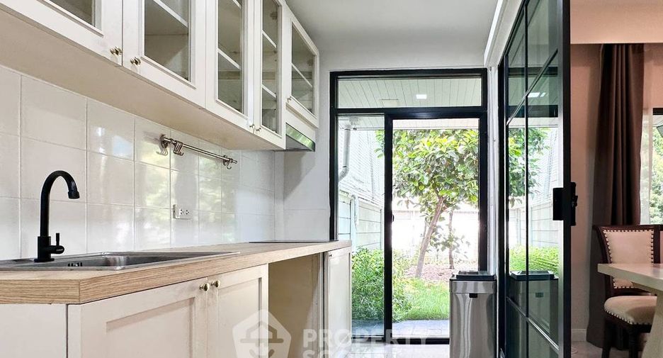 For sale 3 bedrooms townhouse in Bang Khen, Bangkok