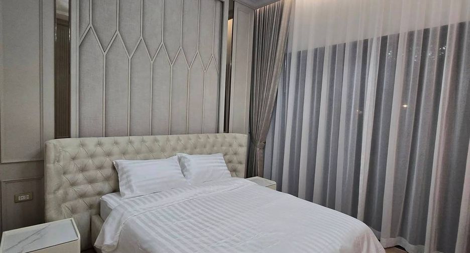 For sale 4 bedrooms house in Bang Kapi, Bangkok