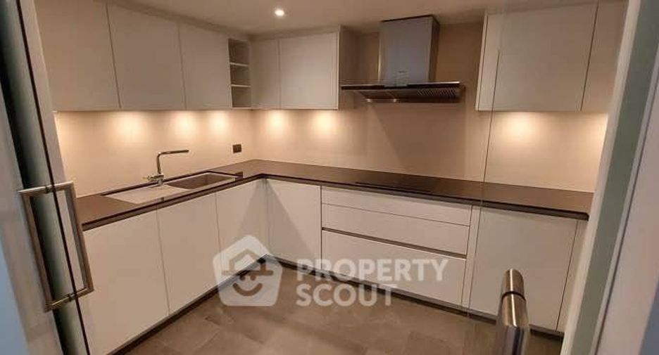 For sale 3 bedrooms condo in Pathum Wan, Bangkok