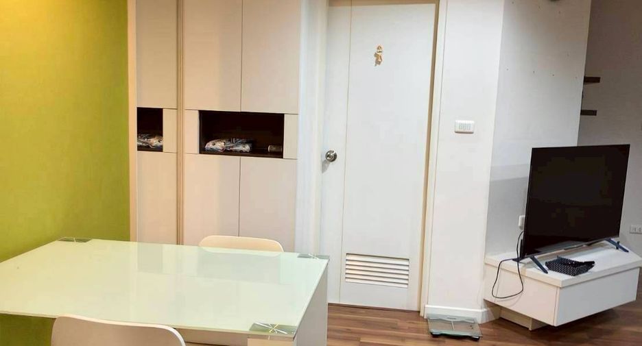 For sale 1 bed condo in Phra Khanong, Bangkok