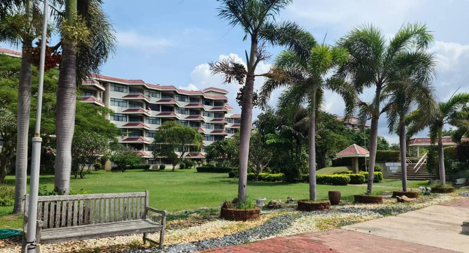 For sale 3 bedrooms condo in Pratumnak, Pattaya