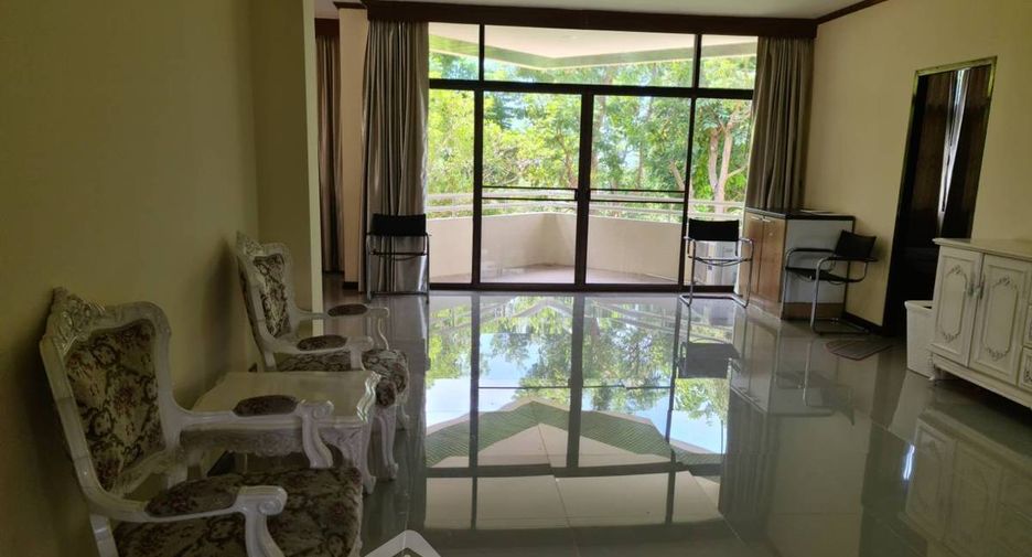 For sale 3 bedrooms condo in Pratumnak, Pattaya