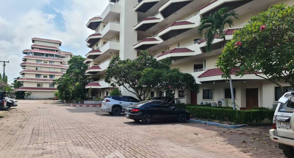 For sale 3 bedrooms condo in Pratumnak, Pattaya