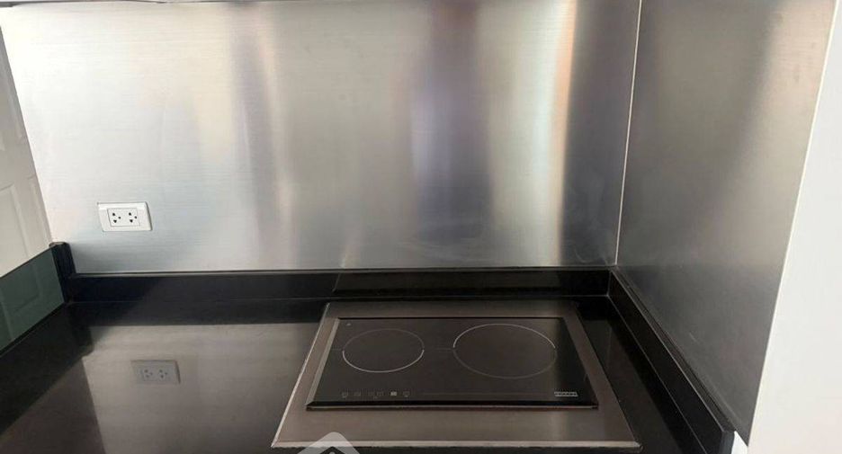 For sale 2 bedrooms condo in Huai Khwang, Bangkok
