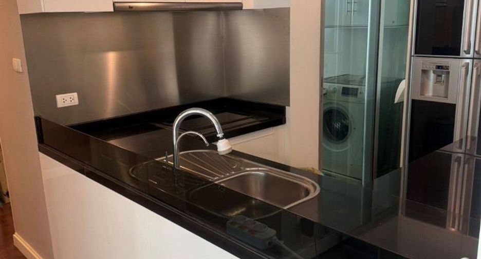 For sale 2 bedrooms condo in Huai Khwang, Bangkok
