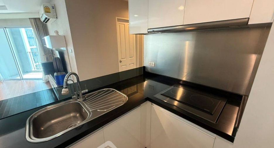 For sale 2 bedrooms condo in Huai Khwang, Bangkok