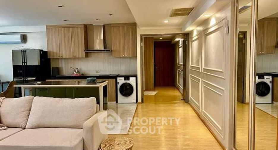 For sale 3 bedrooms condo in Khlong Toei, Bangkok