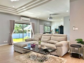 For sale 3 ベッドルーム villa in Na Jomtien, Pattaya