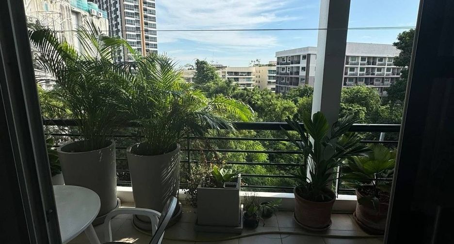 For sale 2 bedrooms condo in Pratumnak, Pattaya