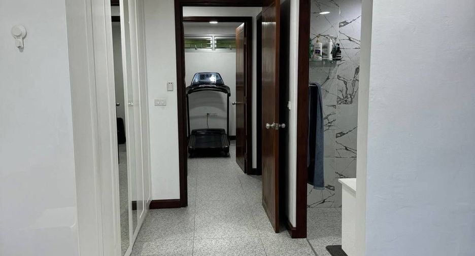 For sale 2 bedrooms condo in Pratumnak, Pattaya