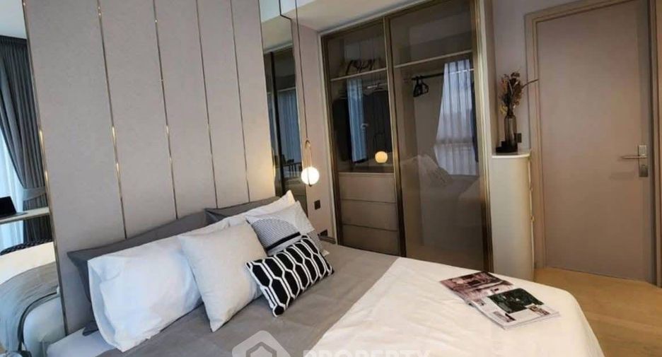 For sale 2 bedrooms condo in Huai Khwang, Bangkok