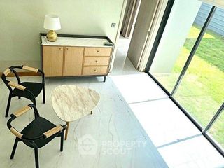 Haus zur Miete und zum Kauf mit 5 Zimmer in Huai Khwang, Bangkok