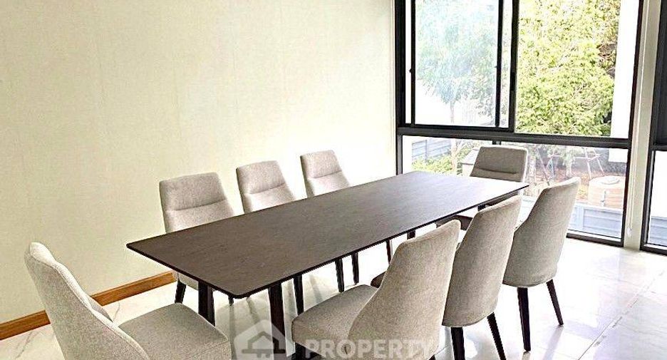 For rent and for sale 5 bedrooms house in Huai Khwang, Bangkok