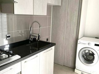 Haus zur Miete und zum Kauf mit 5 Zimmer in Huai Khwang, Bangkok
