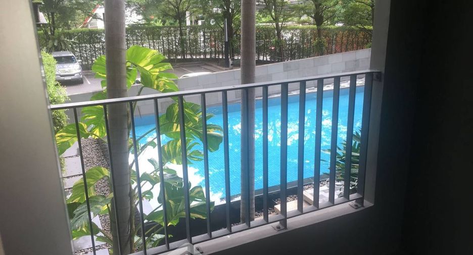 For sale 1 bed condo in Khlong Toei, Bangkok