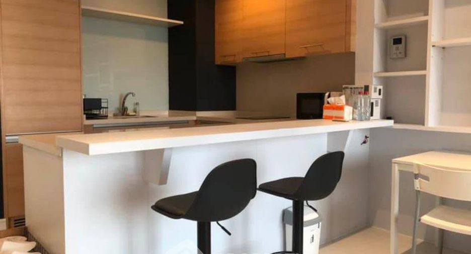 For sale 1 bed condo in Khlong Toei, Bangkok