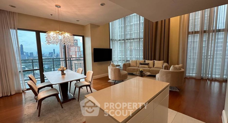 For sale 3 bedrooms condo in Khlong Toei, Bangkok