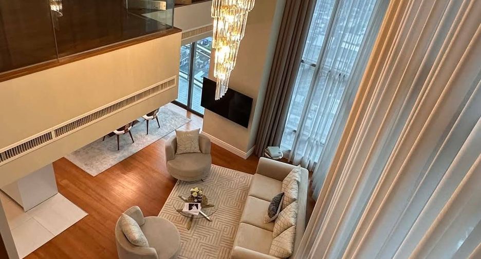 For sale 3 bedrooms condo in Khlong Toei, Bangkok
