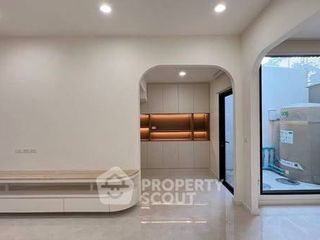 For sale 3 bedrooms townhouse in Yan Nawa, Bangkok