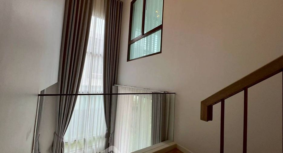 For sale 4 bedrooms house in Bang Kapi, Bangkok
